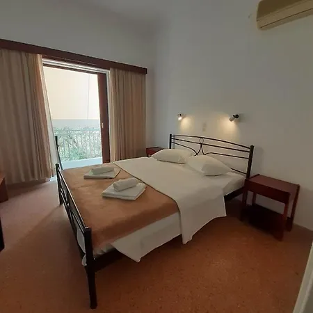 Hotel 3 Adelfia Agia Marina (Aegina)